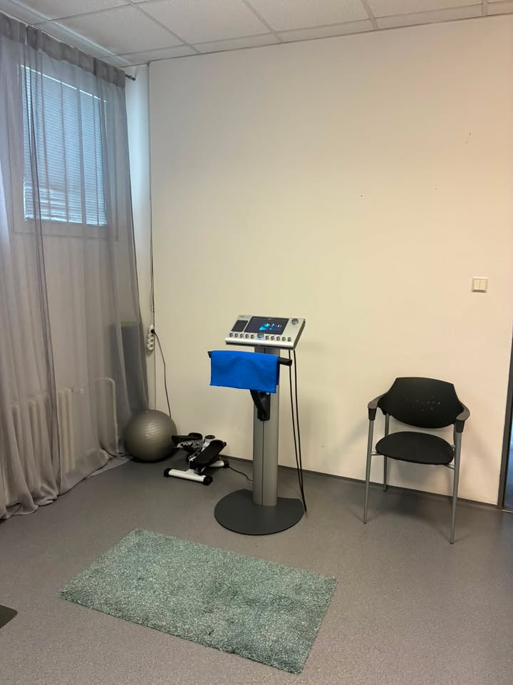Tréninkový kout s EMS přístrojem Miha Bodytec v EMS studiu Sázava